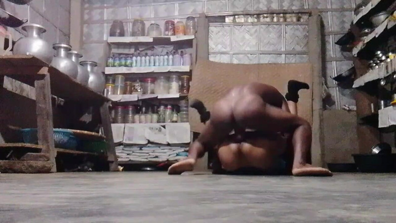Masuuma Aktaaar: india Assam jurhate femash moglie e marito video di sesso...