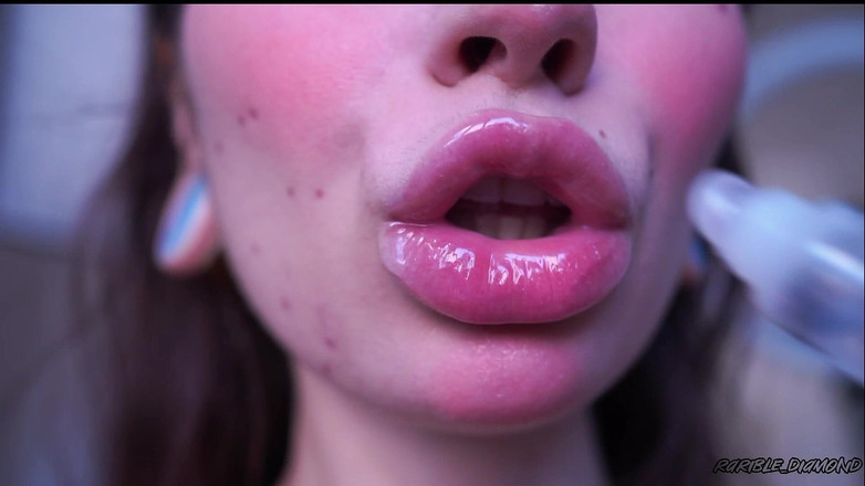 Rarible Diamond: Nasser klebriger lipgloss-kuss