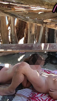 Francouzská MILF honění amatérky na nudistické pláži Veřejnost v Řecku cizinci s výstřikem
