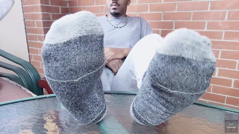 Soft Soleman: बदबूदार पुरुष तलवे (2025)