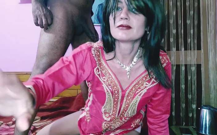 Bolly Karma: New Surprise - Beautiful Girl.