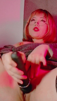 Ukii Loves That Her Pussy Vibrates with the Vibrator