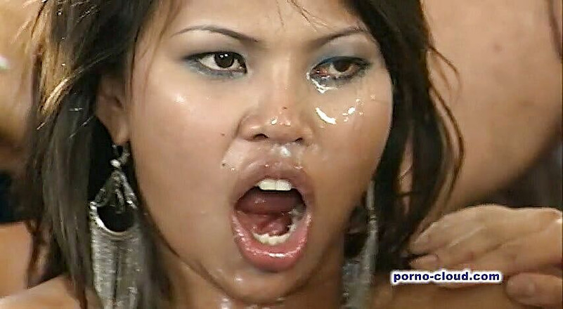 Porno Cloud: 庭の精子パーティー