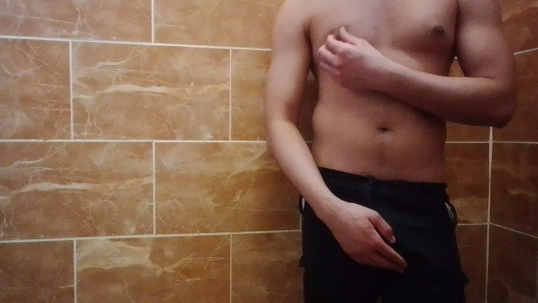 HemoShovel: Kijk Hoe De Stoute Jongen Danst Met Blootgestelde Penis.