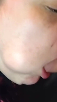 La MILF Succhia Un Cazzo Lungo E Si Mette Un Assorbente per Il Sesso Anale