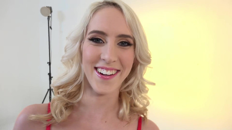 The Keiran Lee: Modelul sexy Cadence Lux se fute cu fotograful excitat pe...