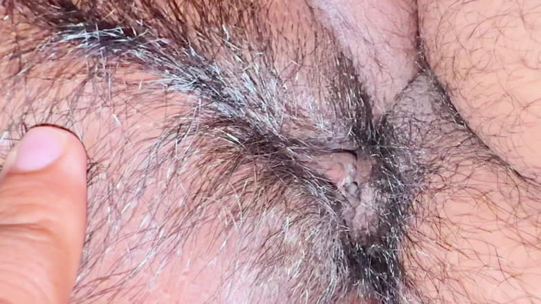 Xxxsexfreak: Soțul meu îmi fute pizda păroasă cu pula lui mică