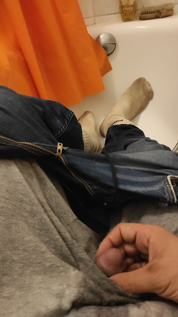 SmokedAlloy2: Palu babi kotor di atasnya, kencing dan toilet kaus kaki