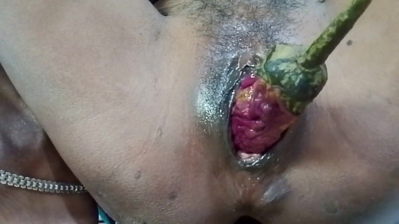 Geeta99: Tante hot india lagi asik masturbasi sambil nonton video ini!