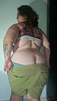 Chubby Nerd Strips for You (beautiful Saggy Tits)