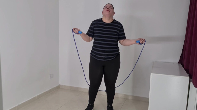 Alice H: Potící se skákací švihadlo