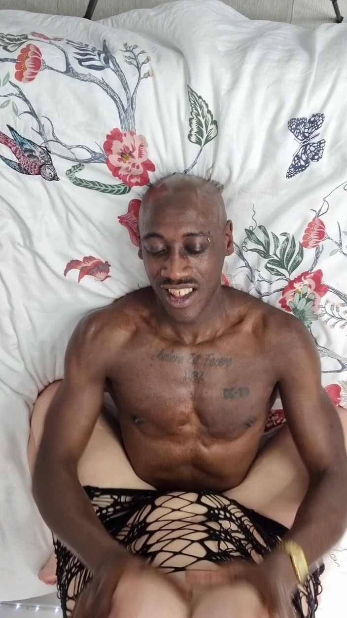 Tony Rope: Большой черный член трахает сиськи чудовищного размера