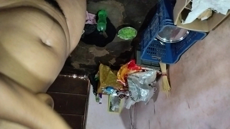 Mg3947731: Nevlastní otec zde šuká svou neuvěřitelně sexy arabskou nevlastní dceru