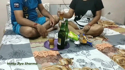 Hotty Jiya Sharmaa: desi Sexy milf sex s přítelem