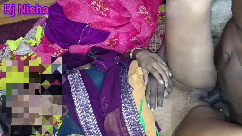 RJ NISHA: Desi hemmafru