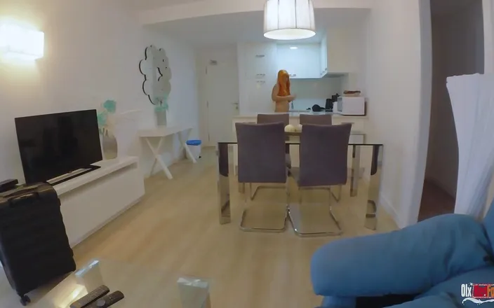 OlxRedFox: Nahá sexy nevlastní matka mě svádí k sexu, dává mi...