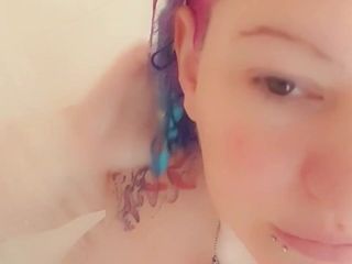 Livie Blainn: Прийом заявок на душ приятеля