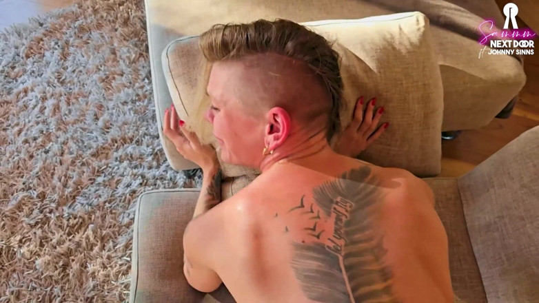 Sammm Next Door: Sammm od vedle dostane creampie od Johnny Sins