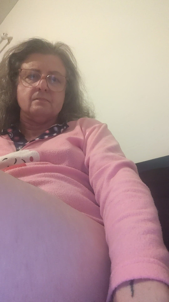 Alexia_mtf: Kedim için biraz dinlenmeden önce son öğün