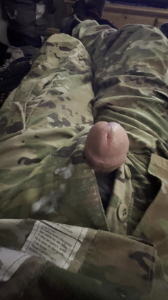 Gay Soldier Stuff: Var tvungen att gå på nödledighet men kom tillbaka och...