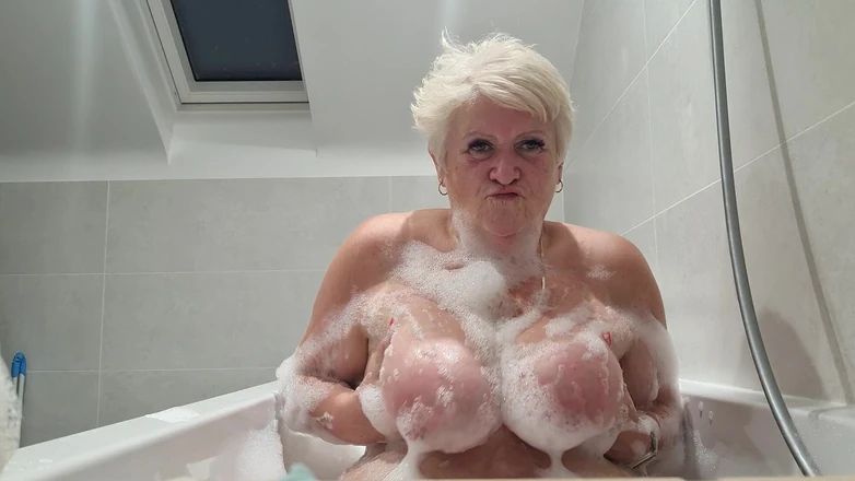 Uk Joolz: Bath time bubblez