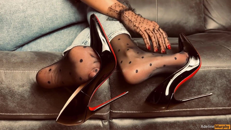 Adeline Murphy: Liebst du strümpfe und jeans-kombination?