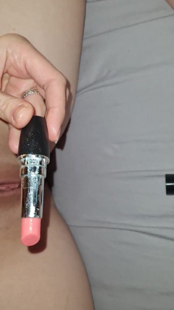 Ana Liz: Süße Muschi, Gummibonbons, Lippenstift..