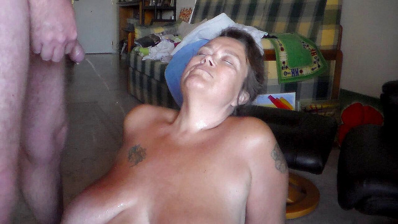 Sex hub couple: Le tette di jen si fanno pipì da John