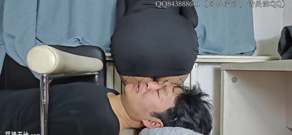 Giantess Domination: 180 cm kız arkadaş yüze oturma, oyun 3