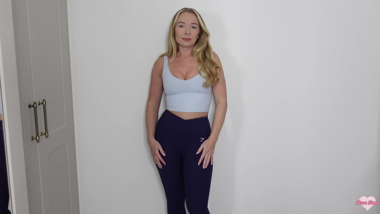 Brea Rose: Sfw जिम लेगिंग और शॉर्ट्स आजमाएं