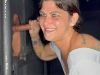 Primera vez al gloryhole