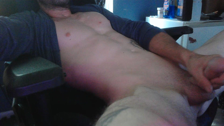 Philthyboner: Macho magro dominando solo raspado, tatuagem, provocação de pau