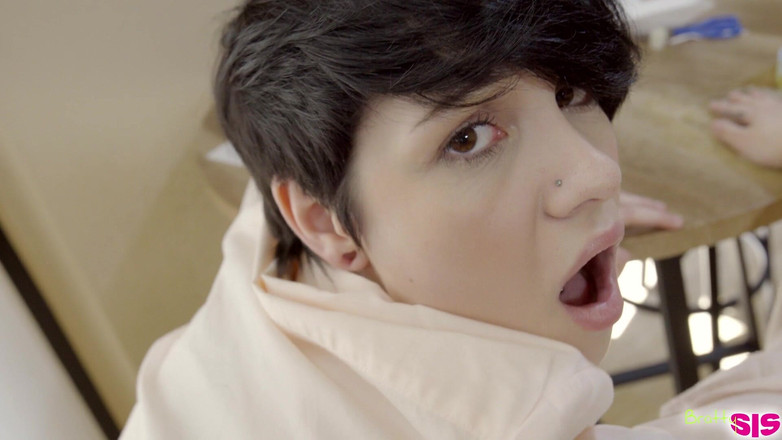 BrattySis: 卡在我的继妹身上 - s2e7