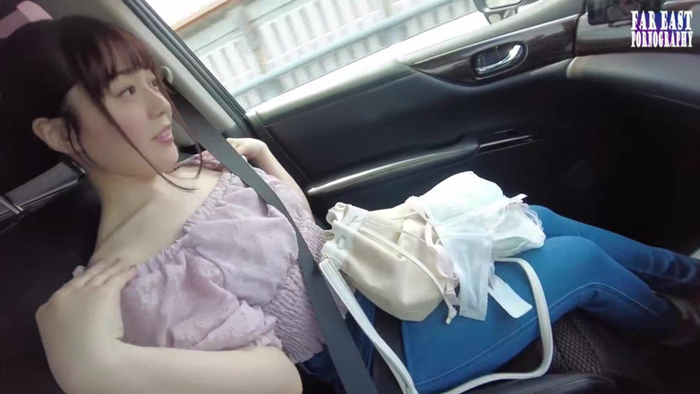 Far East pornography: 光滑的户外挑逗与粉红色的尖头f杯美女浸在油 第1部分