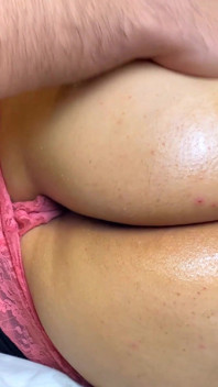 Un beau-père donne une leçon à sa belle-fille coquine en raison de ses mauvaises notes à la fac 4K