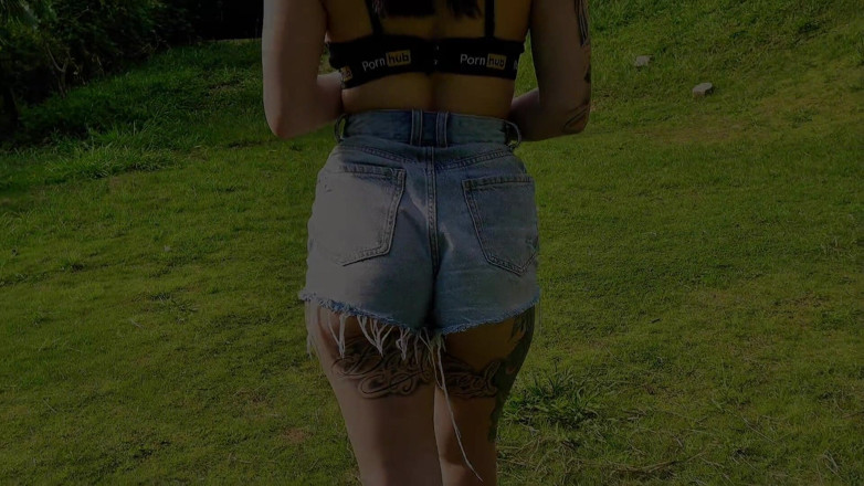 Katty Blake: 내 친구의 자지와 함께 야외에서 POV 깊은 항문