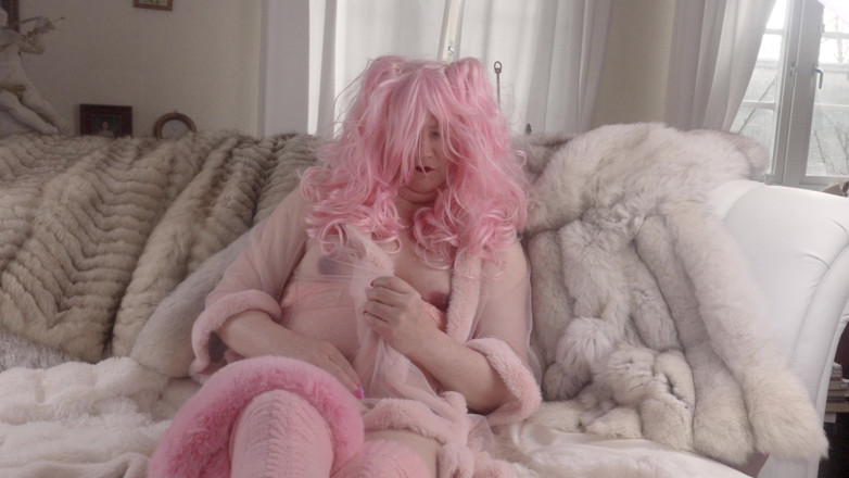Trans fur bitch: Transfurbitch güzel kürklerde dev futa yarağını gösteriyor