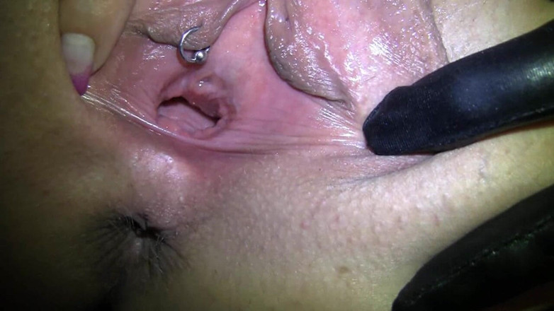 Aische Pervers: My Pussy Is Hungry