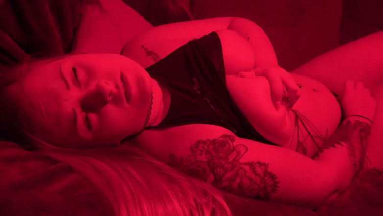 ChandlerKnight: Intenso assolo a luce rossa