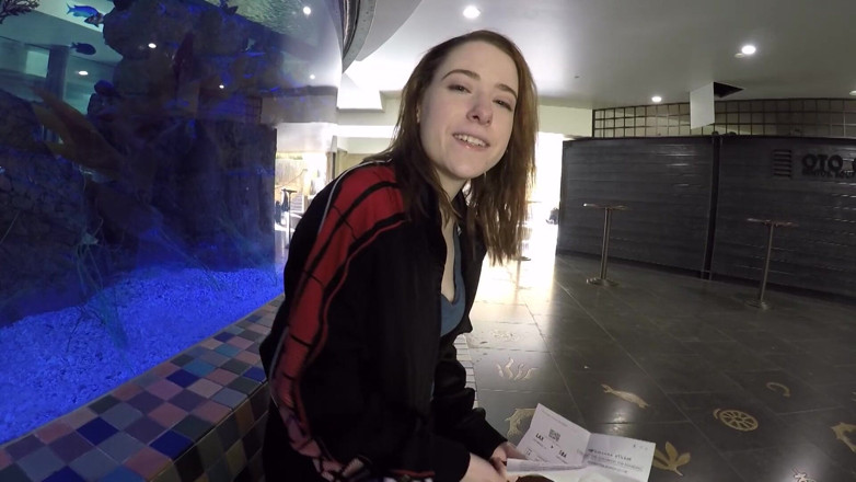 Perv Milfs n Teens: Alice Marchesi krijgt een enorme lading in het gezicht na...