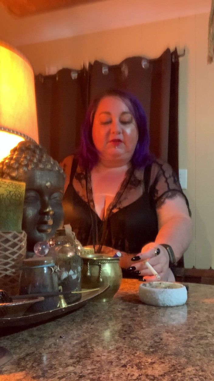 BlancaGirlBBW: Smoke with Me