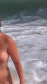 Sexy Video: Calia B Moře