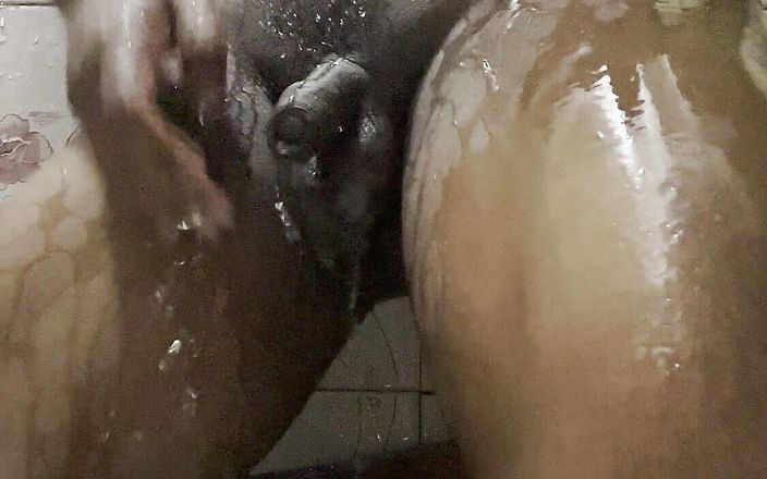 Hacker Boy: भारतीय बड़ा काला मोटा लंड नहाते समय और लंड के साथ खेलते हुए मस्ती करते हुए चट्टान की तरह जोरदार हो जाता है