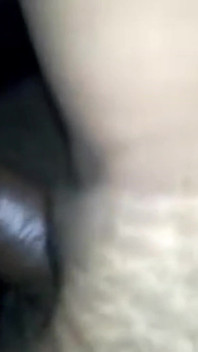 Desi cuckold-ehemann lädt besten freund ein, seine frau richtig zu ficken