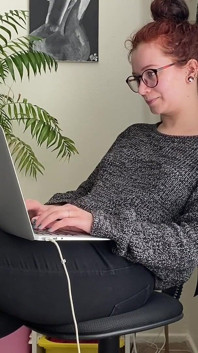 Baas heeft een nieuw neukspeeltje Joi-interview nodig
