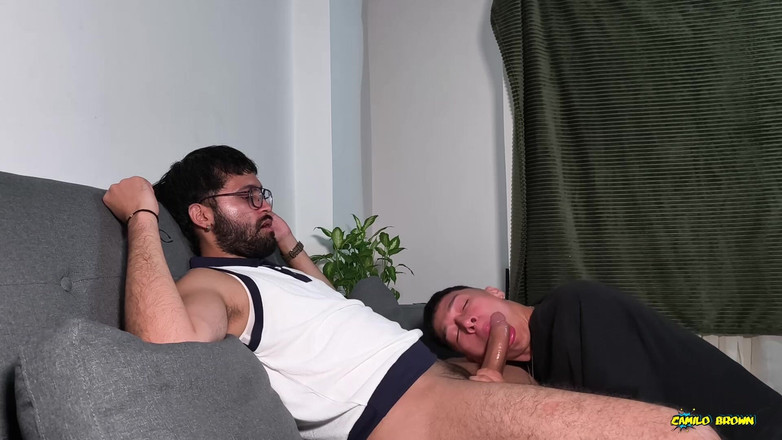 Jacobo Torres: Jacobo Torres, jumelle sexy, suce la grosse bite non circoncise...