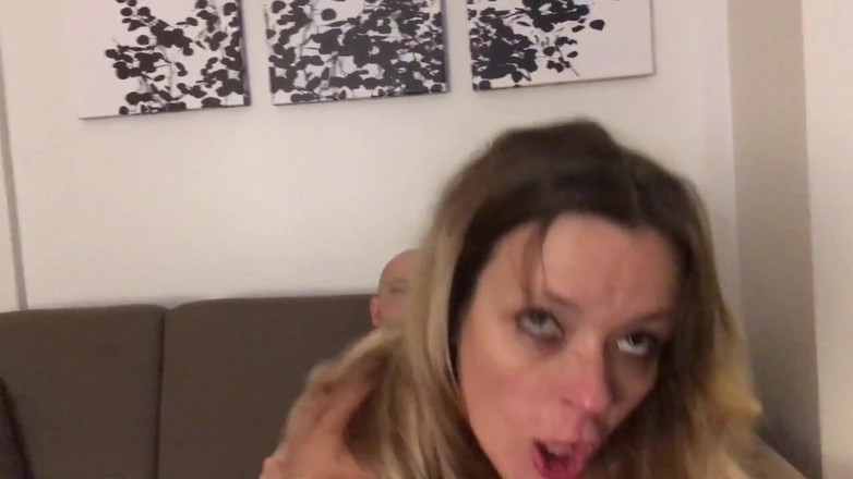 AlleyKatt: Fremder fickt meine ehefrau zum 1. mal ehefrau bekommt monsterschwanz