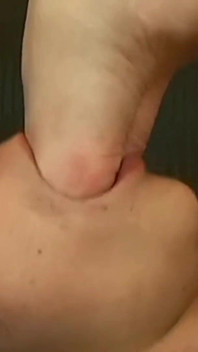 Połknij moją mega seksowną stopę kochanie - dominacja lesbijek stóp top girls