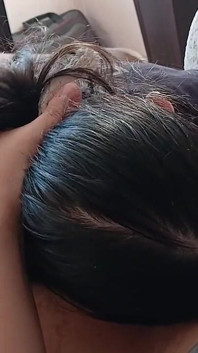 ฉันลงโทษแฟนสาว แล้วบังคับให้เธอคุกเข่าดูสาวอีกคนเลียหีฉัน
