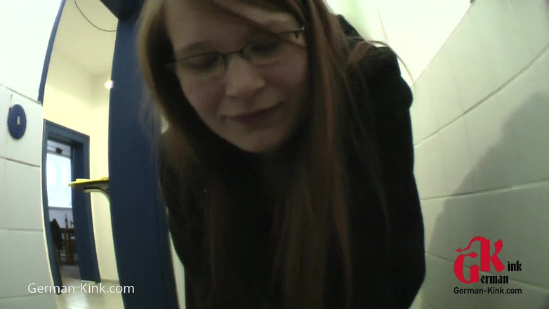 German Kink: Klo Vixen